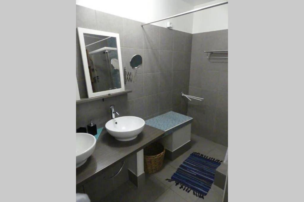 Un Pied-A-Terre Au Centre De Papeete Apartment Papeete  Bagian luar foto